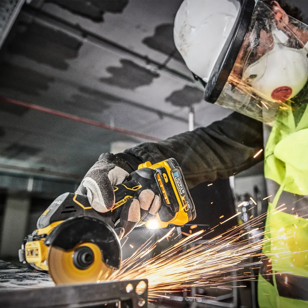 Mini scie à onglets Dewalt DCS438E2T-QW 18V 1,7Ah – Image 5